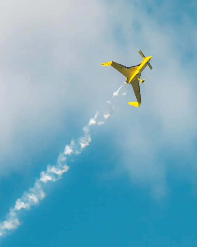 D’une manœuvre à couper le souffle à l’autre, le ciel était le terrain de jeu de Kyle Fowler lors de la deuxième journée d’AERO Gatineau-Ottawa 2026.
—
From one breathtaking manoeuvre to the next, the sky was Kyle Fowler’s playground on Day 2 of AERO Gatineau-Ottawa 2026. 

@kylefowleraerosports 

#aerogatineauottawa2026 #kylefowler #airshow