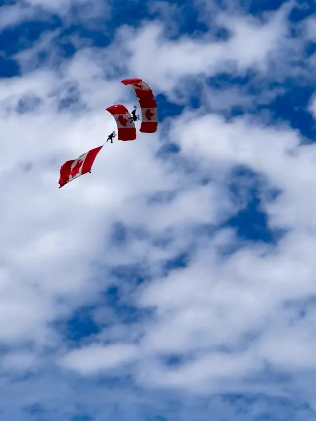 Quelques faits saillants de la troisième journée jusqu’à présent, à AERO Gatineau Ottawa 2026. @skyhawkscanada, @vintagewingscan Yellow Wings, North American Harvard et Lysander. 
—
Some highlights from Day 3 so far, at AERO Gatineau Ottawa 2026. @skyhawkscanada, @vintagewingscan Yellow Wings, North American Harvard, Lysander.

#aerogatineauottawa2026 #airshow
