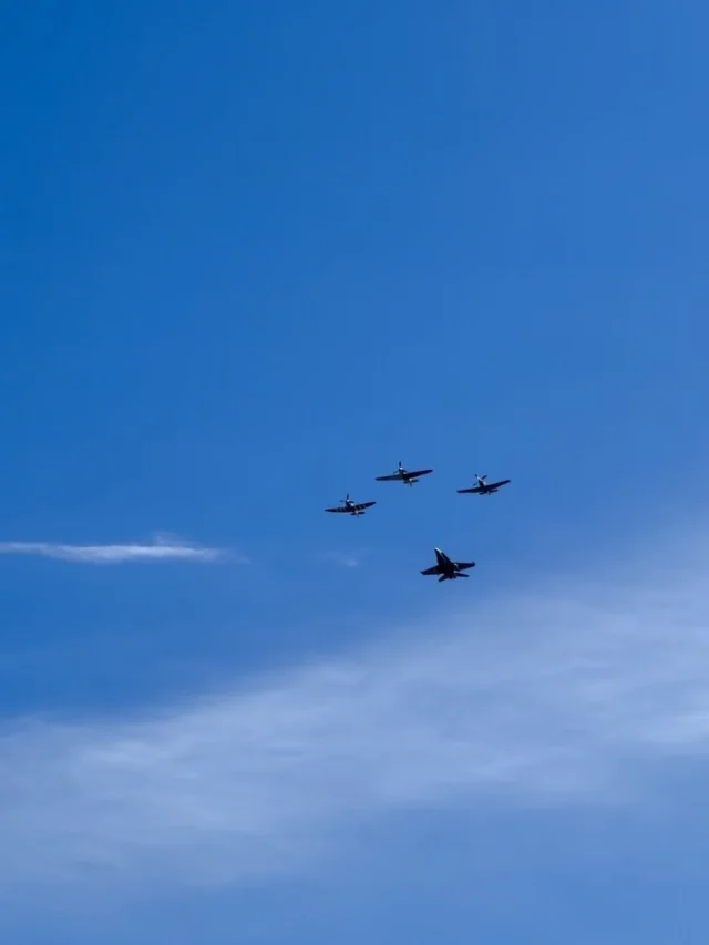 Quelques autres moments mémorables du troisième jour : Victory Flight + Héritage, Time Flies et le Siskin II.
—
Some more memorable moments from Day 3: Victory Flight + Heritage, Time Flies, and the Siskin II. 

 @vintagewingscan @time_flies_airshows @arc_rcaf @arc_rcaf 

#aerogatineauottawa2026 #airshow